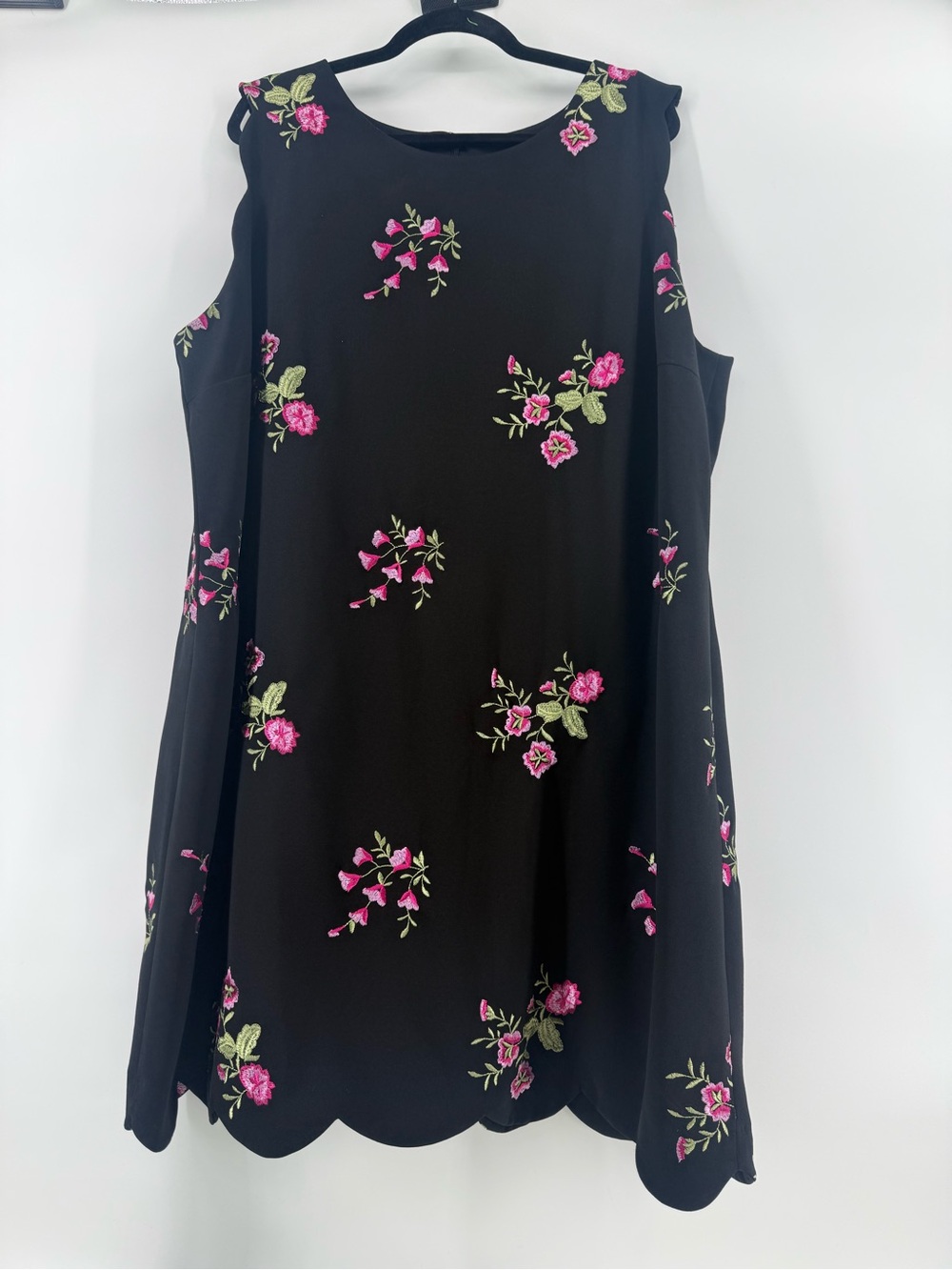 Women’s Plus Size22W, Jones Studio,  Black Sleeveless Floral Dress